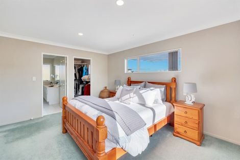 Photo of property in 2 San Marino Drive, Henderson, Auckland, 0612