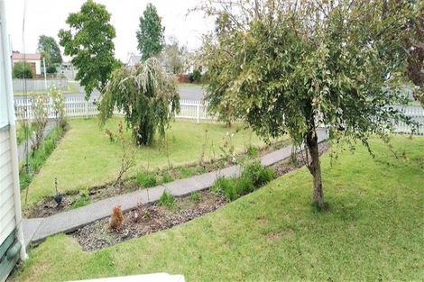 Photo of property in 11 Darlington Street, Ngatea, 3503