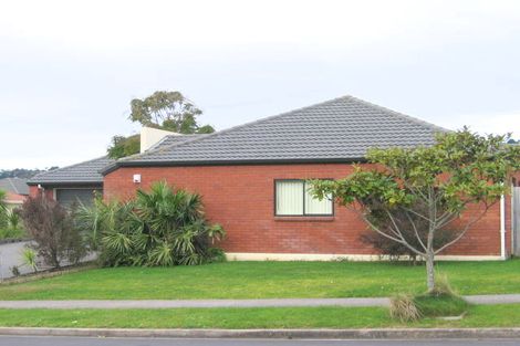 Photo of property in 23 Eaglemont Drive, East Tamaki Heights, Auckland, 2016