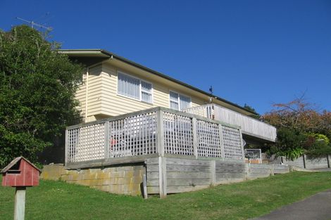 Photo of property in 7 Woodman Drive, Tawa, Wellington, 5028