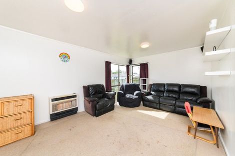 Photo of property in 33 Escort Grove, Awapuni, Palmerston North, 4412