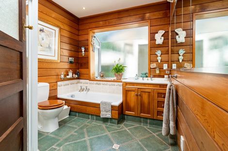 Photo of property in 1234 Paekakariki Hill Road, Paekakariki Hill, Porirua, 5381