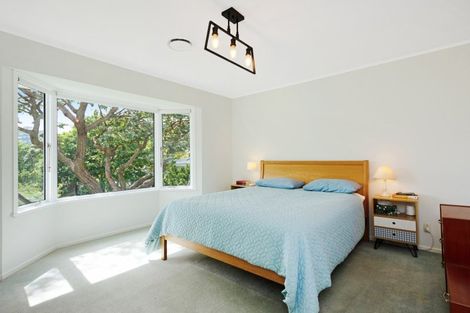 Photo of property in 48 Homewood Crescent, Karori, Wellington, 6012
