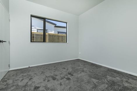 Photo of property in 45 Mcindoe Road, Kumeu, 0810