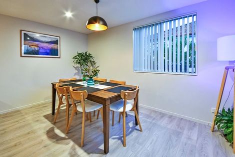 Photo of property in 214 Hill Road, The Gardens, Auckland, 2105