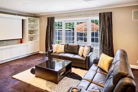 Photo of property in 2 Blundell Way, Heretaunga, Upper Hutt, 5018