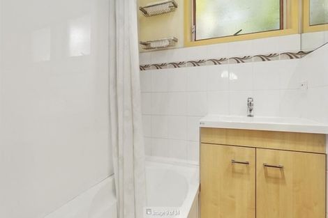 Photo of property in 1/4 Velma Road, Hillcrest, Auckland, 0627