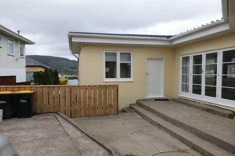 Photo of property in 8 Hampton Hill Road, Tawa, Wellington, 5028