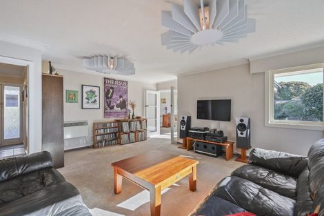 Photo of property in 16 Stormont Place, Avonhead, Christchurch, 8042