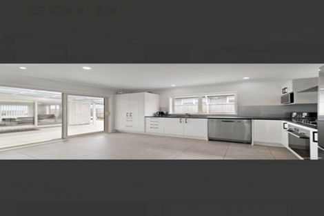 Photo of property in 30 Opouatu Avenue, Glenbrook, 2681