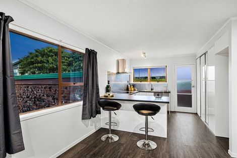 Photo of property in 5/38 Kirrie Avenue, Te Atatu South, Auckland, 0610