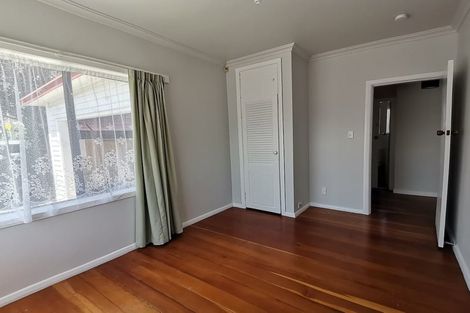 Photo of property in 9 Hinau Street, Tawa, Wellington, 5028