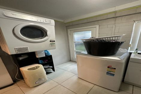 Photo of property in 6 Minton Place, Manurewa, Auckland, 2102