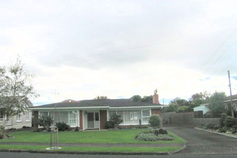 Photo of property in 16 Buckingham Crescent, Manukau, Auckland, 2025