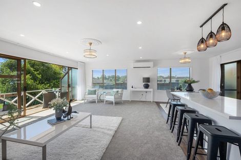 Photo of property in 68 Weatherly Road, Torbay, Auckland, 0630