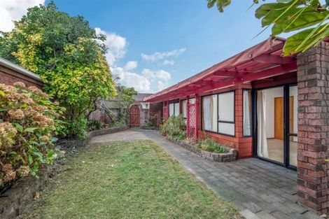 Photo of property in 2/20 Wolsley Avenue, Milford, Auckland, 0620