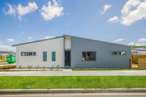 Photo of property in 42 Clayden Shuttleworth Street, Papakura, 2110