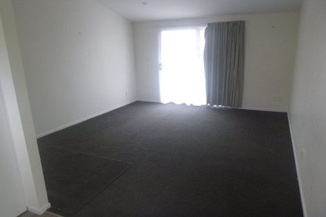 Photo of property in 2 Vera Road, Te Atatu South, Auckland, 0610