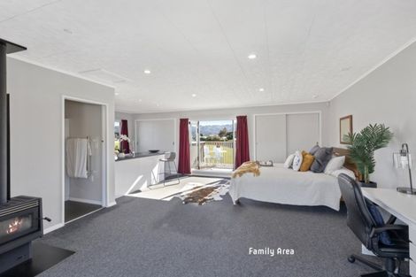 Photo of property in 21 Elizabeth Street, Moera, Lower Hutt, 5010