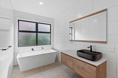 Photo of property in 6 Trevor Mcmiken Drive, Patumahoe, 2679