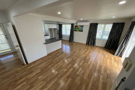 Photo of property in 44 Preston Avenue, Henderson, Auckland, 0610