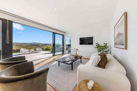 Photo of property in 8 Miran Lane, Red Beach, 0932