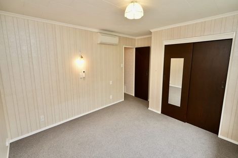 Photo of property in 43a Wikiriwhi Crescent, Awapuni, Palmerston North, 4412