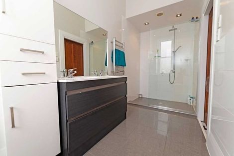 Photo of property in 51 Garfield Road, Helensville, 0800