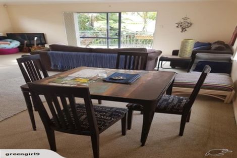 Photo of property in 12 Lone Tree Avenue, Te Atatu Peninsula, Auckland, 0610