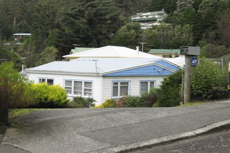 Photo of property in 6 Kopara Grove, Stokes Valley, Lower Hutt, 5019