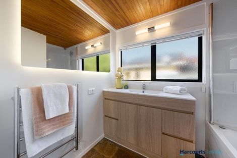 Photo of property in 144 Weatherly Road, Torbay, Auckland, 0630