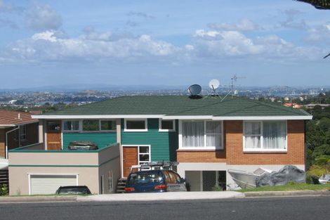 Photo of property in 21 High Road, Glenfield, Auckland, 0629