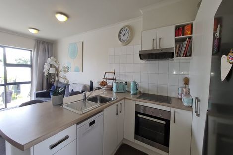 Photo of property in 2/5 Carolina Place, Albany, Auckland, 0632