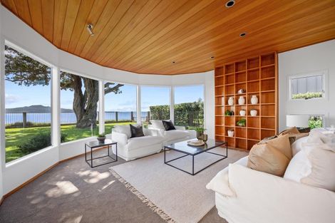 Photo of property in 30 Oxford Terrace, Coromandel, 3506