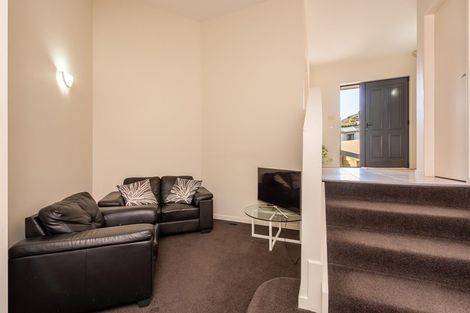 Photo of property in 2 Landsdowne Terrace, Karori, Wellington, 6012