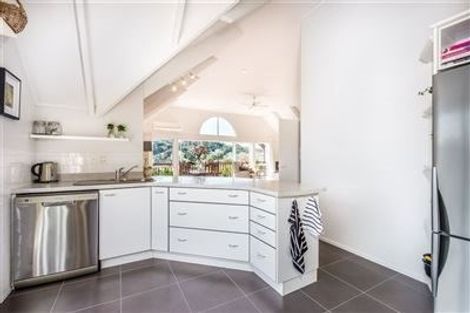 Photo of property in 14 The Avenue, Albany, Auckland, 0632