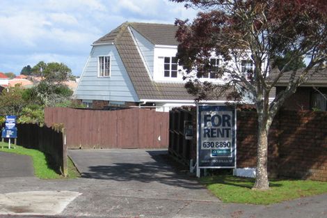 Photo of property in 2/31 Parramatta Place, Botany Downs, Auckland, 2010