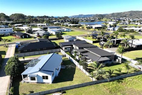 Photo of property in 117 Kelly Jade Avenue, Matarangi, Whitianga, 3592