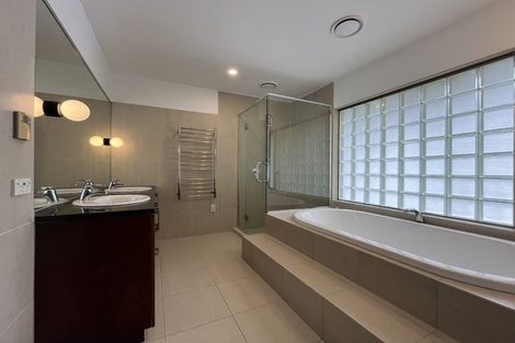 Photo of property in 5 Anchor Place, Beach Haven, Auckland, 0626