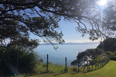 Photo of property in 65 Howard Road, Orere Point, Papakura, 2585