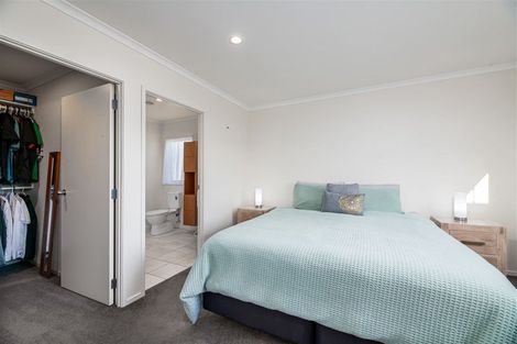 Photo of property in 15 Espalier Drive, Henderson, Auckland, 0612