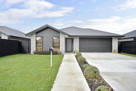 Photo of property in 72 Quinn Crescent, Woodend, 7610