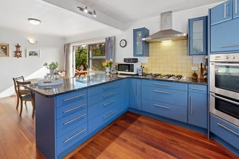 Photo of property in 98 Hebron Road, Waiake, Auckland, 0630