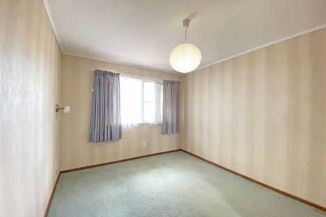 Photo of property in 65 Edgewater Drive, Pakuranga, Auckland, 2010