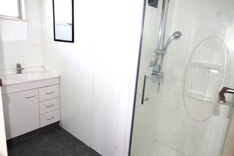 Photo of property in 1 Winlove Crescent, Waipukurau, 4200