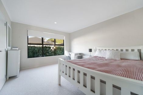 Photo of property in 18 Purchas Hill Drive, Stonefields, Auckland, 1072