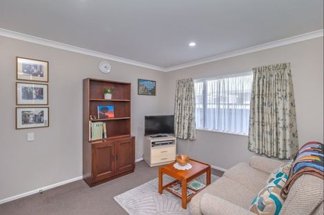 Photo of property in 63 Winchester Street, Levin, 5510