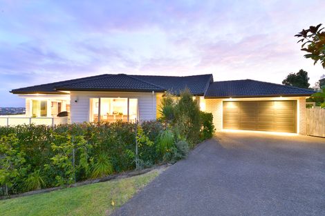 Photo of property in 33 Savoy Road, Orewa, 0931