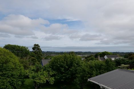 Photo of property in 16 Kotare Street, Waikanae, 5036