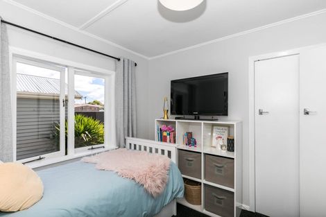 Photo of property in 15 Sandwich Road, St Andrews, Hamilton, 3200